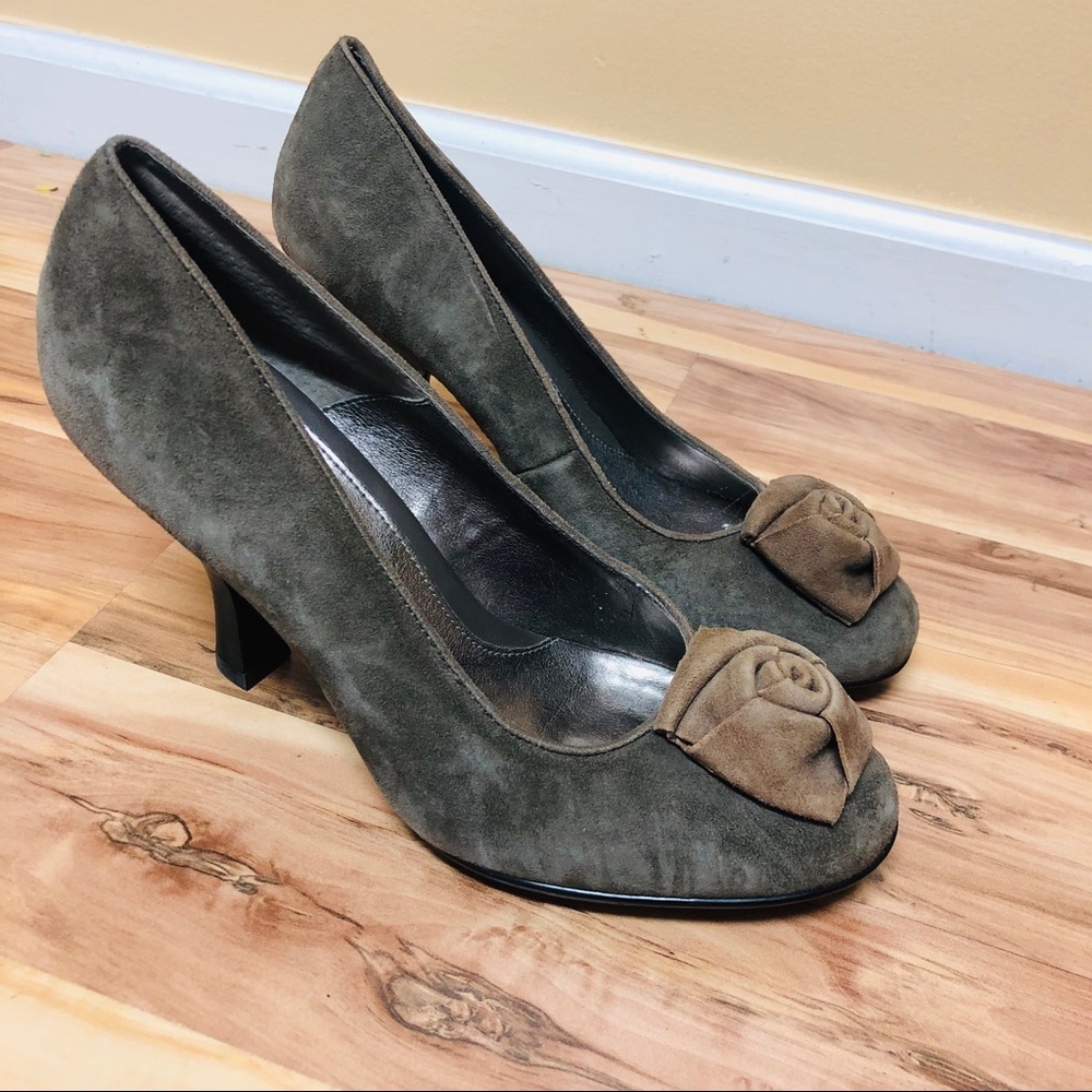Sofft grey suede pumps